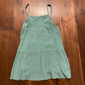 Spaghetti strapped flowy crop top